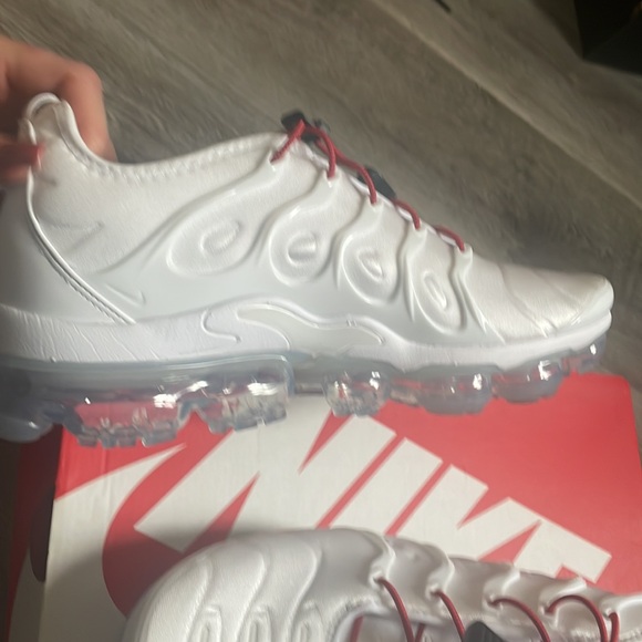 NWOT Nike Air Vapormax Plus - Picture 6 of 8